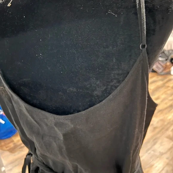 Black strap front wrap dress!🖤 - Picture 6 of 8